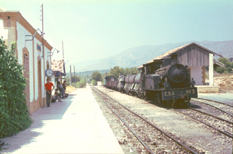 The daily freight train with ESA3 (not 30th July) in the loop at Benidorm waiting for the road north.