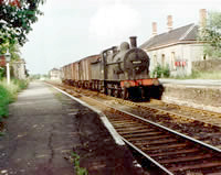 Vol 5: 43593 passing Hinton with the afternoon freight from Evesham to Ashchurch, summer 1962
